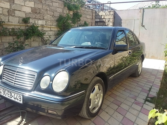Mercedes E 240 1998, 267,000 km - 2.4 l - Bakı