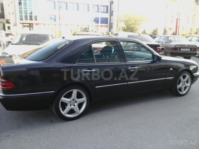 Mercedes E 230 1995, 387,400 km - 2.3 l - Bakı