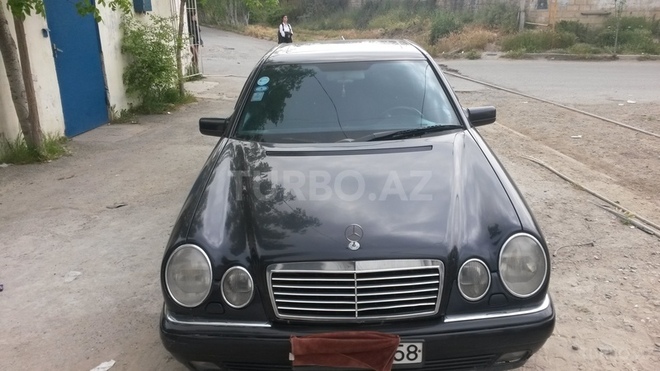 Mercedes E 220 1997, 260,000 km - 2.2 л - Bakı