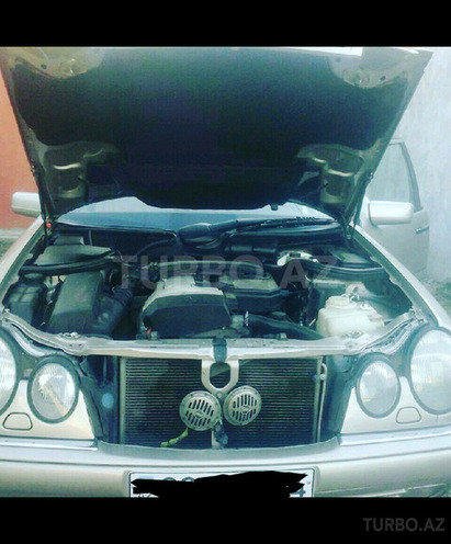 Mercedes E 200 1997, 331,500 km - 0.3 л - Masallı