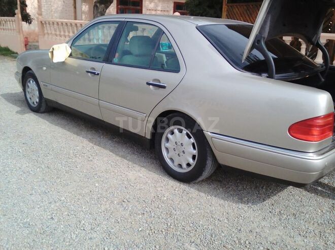 Mercedes E 200 1997, 331,500 km - 0.3 л - Masallı
