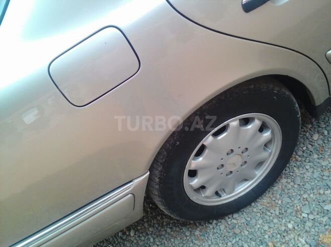 Mercedes E 200 1997, 331,500 km - 0.3 л - Masallı