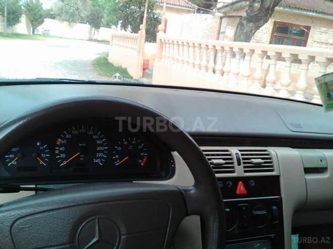 Mercedes E 200 1997, 331,500 km - 0.3 л - Masallı