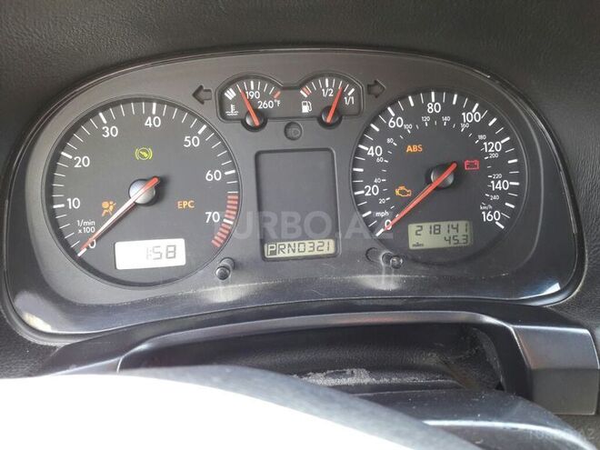 Volkswagen Jetta 2003, 218,141 km - 2.0 l - Bakı