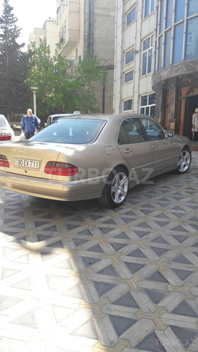 Mercedes E 220 2000, 462,000 km - 2.2 l - Bakı