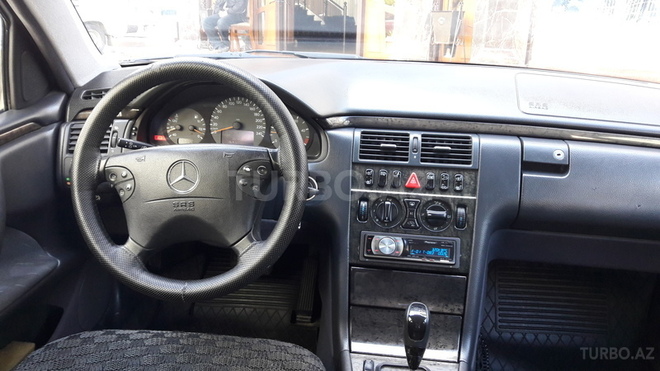 Mercedes E 220 2000, 462,000 km - 2.2 l - Bakı