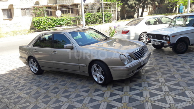Mercedes E 220 2000, 462,000 km - 2.2 l - Bakı