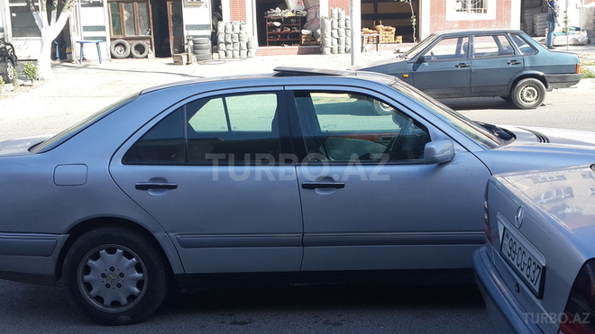 Mercedes E 240 1998, 277,000 km - 2.6 l - Xırdalan