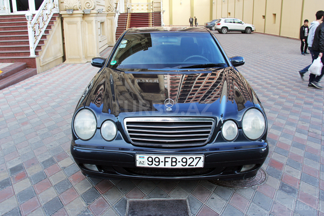 Mercedes E 220 2000, 270,000 km - 2.2 l - Bakı
