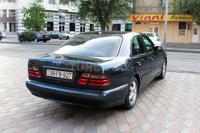 Mercedes E 220 2000, 270,000 km - 2.2 l - Bakı