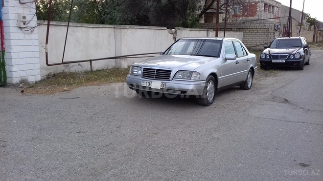 Mercedes C 200 1997, 235,000 km - 2.2 l - Sumqayıt