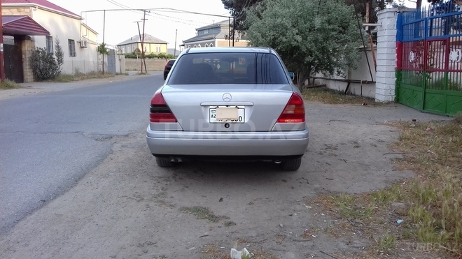 Mercedes C 200 1997, 235,000 km - 2.2 l - Sumqayıt