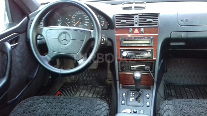 Mercedes C 200 1997, 235,000 km - 2.2 l - Sumqayıt