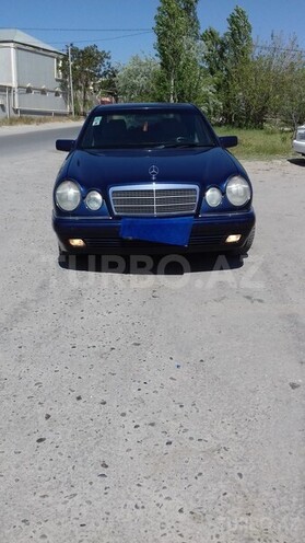 Mercedes E 240 1997, 290,000 km - 2.4 l - Bakı