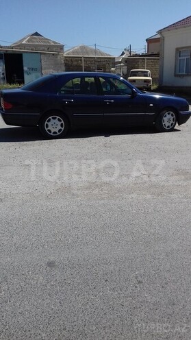 Mercedes E 240 1997, 290,000 km - 2.4 l - Bakı