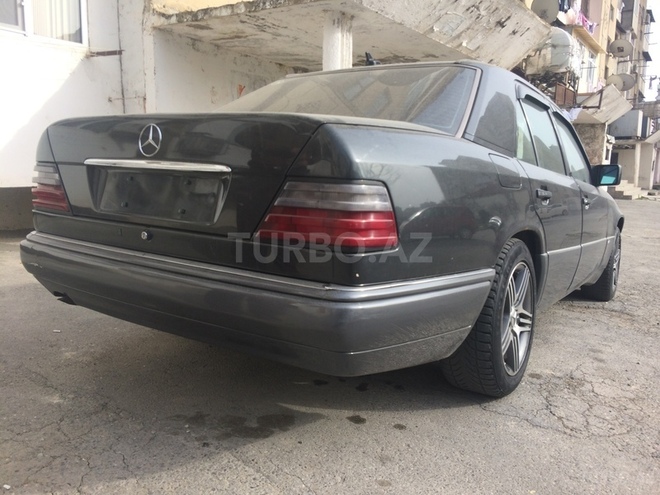 Mercedes E 200 1995, 340,000 km - 2.0 л - Bakı