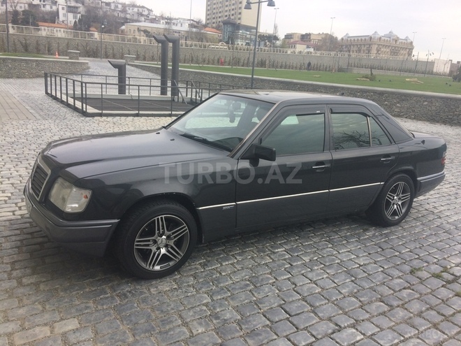 Mercedes E 200 1995, 340,000 km - 2.0 л - Bakı