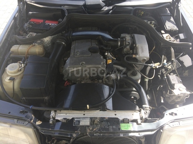 Mercedes E 200 1995, 340,000 km - 2.0 л - Bakı