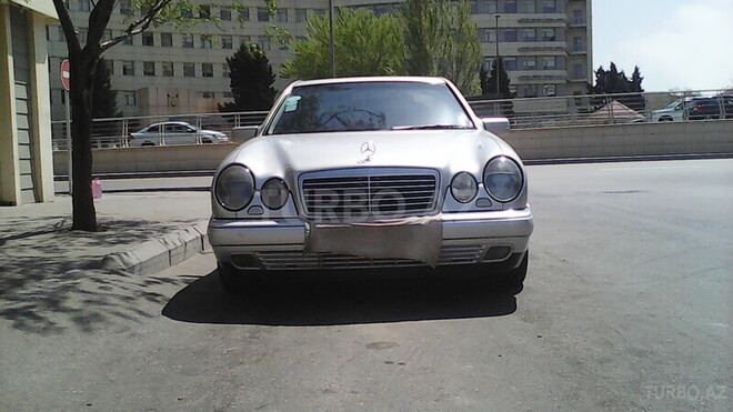 Mercedes E 220 1998, 198,000 km - 2.2 l - Bakı
