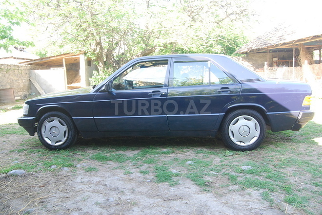 Mercedes E 180 1991, 178,500 km - 1.8 l - Şəki