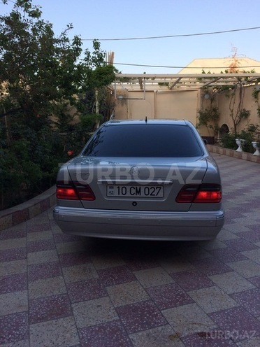 Mercedes E 280 2000, 230,000 km - 2.8 l - Bakı