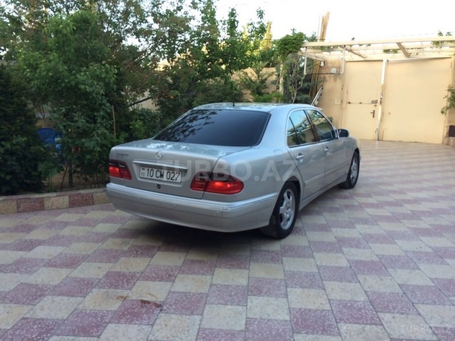 Mercedes E 280 2000, 230,000 km - 2.8 l - Bakı