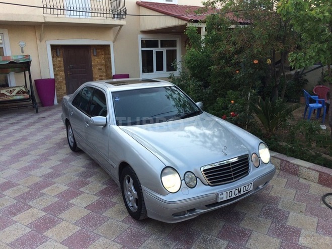 Mercedes E 280 2000, 230,000 km - 2.8 l - Bakı