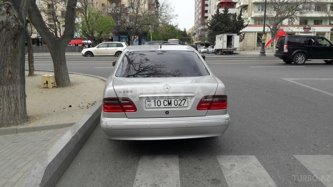 Mercedes E 280 2000, 230,000 km - 2.8 l - Bakı