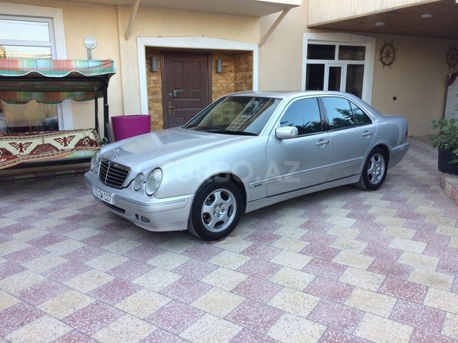 Mercedes E 280 2000, 230,000 km - 2.8 l - Bakı