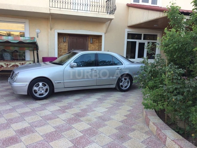 Mercedes E 280 2000, 230,000 km - 2.8 l - Bakı