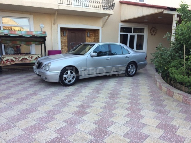 Mercedes E 280 2000, 230,000 km - 2.8 l - Bakı