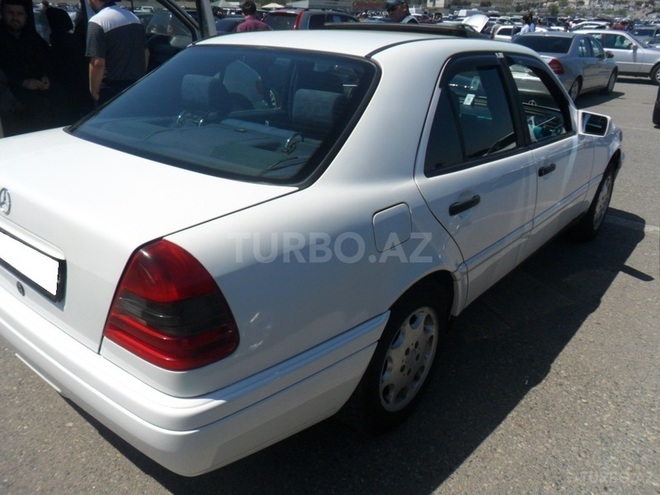 Mercedes C 220 1995, 273,000 km - 2.2 l - Bakı