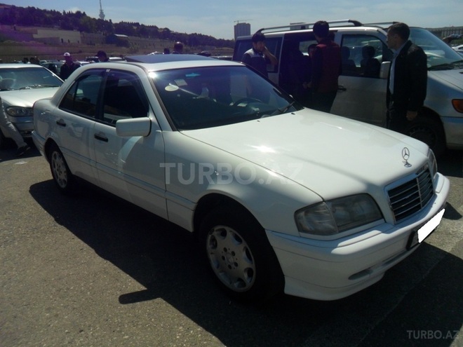Mercedes C 220 1995, 273,000 km - 2.2 l - Bakı