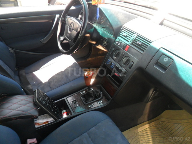 Mercedes C 220 1995, 273,000 km - 2.2 l - Bakı