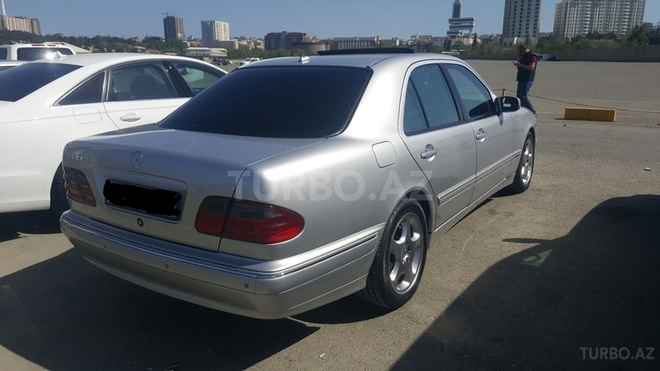 Mercedes E 240 2001, 199,201 km - 2.6 l - Bakı