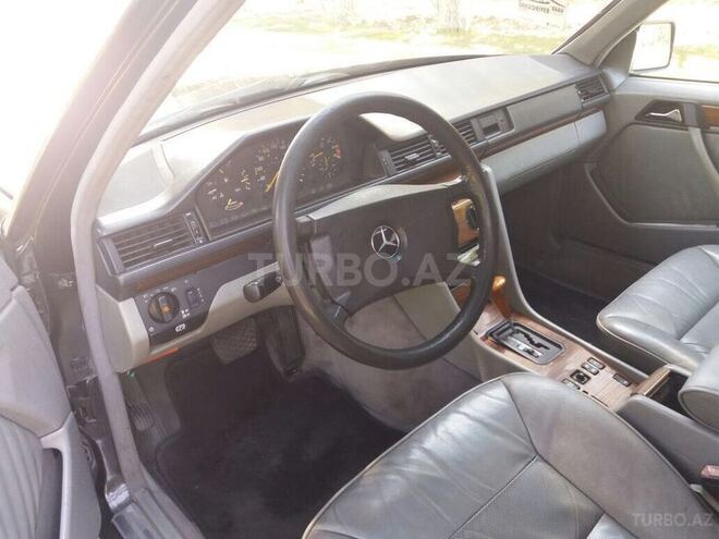 Mercedes E 220 1990, 282,000 km - 2.2 l - Xırdalan