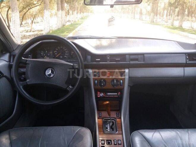 Mercedes E 220 1990, 282,000 km - 2.2 l - Xırdalan