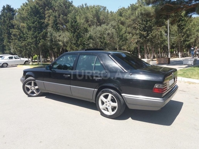 Mercedes E 220 1990, 282,000 km - 2.2 l - Xırdalan