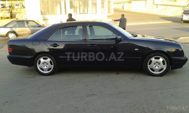Mercedes E 240 1998, 245,638 km - 2.4 л - Bakı