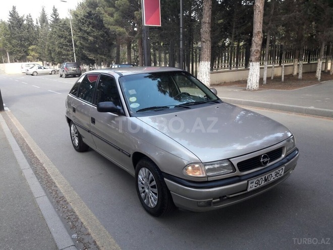Opel Astra 1997, 250,000 km - 1.6 л - Sumqayıt