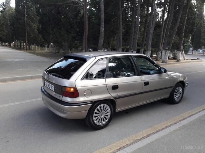 Opel Astra 1997, 250,000 km - 1.6 л - Sumqayıt