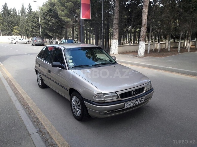Opel Astra 1997, 250,000 km - 1.6 л - Sumqayıt