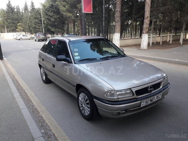 Opel Astra 1997, 250,000 km - 1.6 л - Sumqayıt