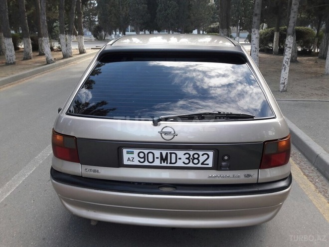 Opel Astra 1997, 250,000 km - 1.6 л - Sumqayıt