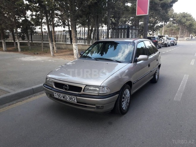 Opel Astra 1997, 250,000 km - 1.6 л - Sumqayıt