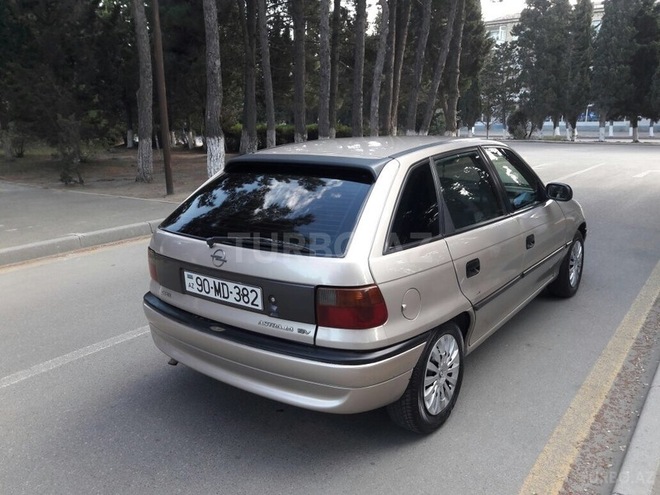 Opel Astra 1997, 250,000 km - 1.6 л - Sumqayıt