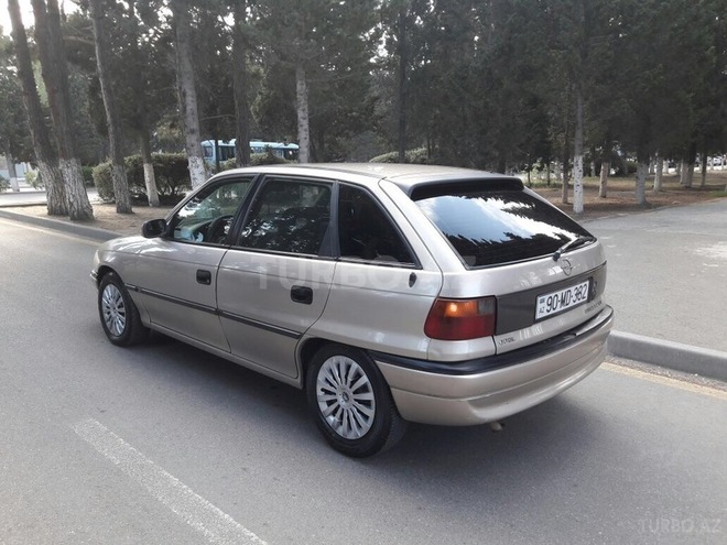 Opel Astra 1997, 250,000 km - 1.6 л - Sumqayıt