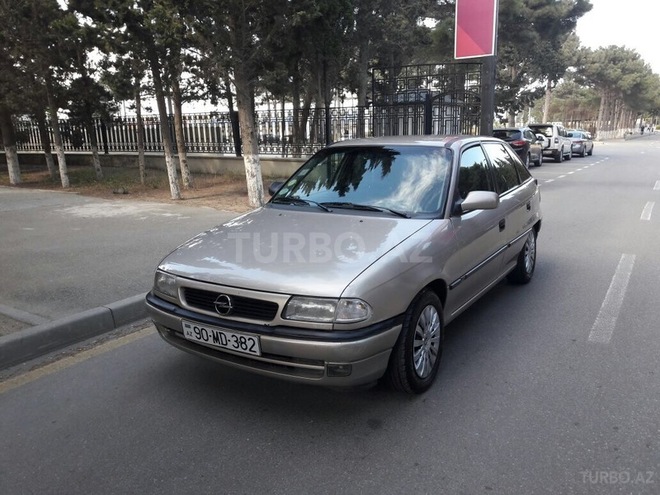 Opel Astra 1997, 250,000 km - 1.6 л - Sumqayıt