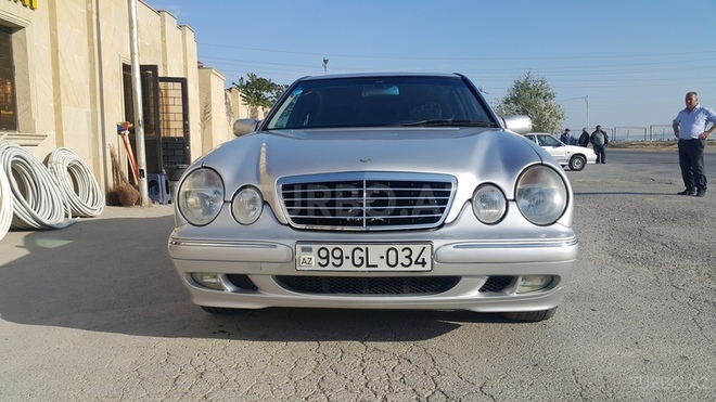 Mercedes E 220 2002, 223,000 km - 2.2 l - Sumqayıt