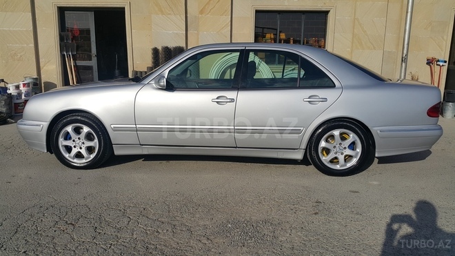 Mercedes E 220 2002, 223,000 km - 2.2 l - Sumqayıt